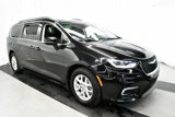 Used 2022 Chrysler Pacifica Touring-L image 2