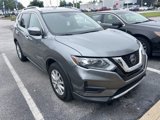 Used 2019 Nissan Rogue SV image 3