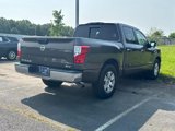 Used 2017 Nissan Titan SV image 4