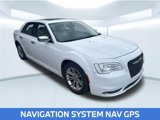 Used 2016 Chrysler 300 C image 4