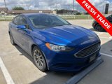 Used 2017 Ford Fusion SE w/ Fusion SE Technology Package image 3