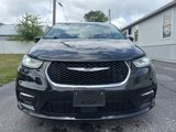 Used 2023 Chrysler Pacifica Touring-L image 2