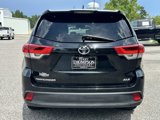Used 2018 Toyota Highlander XLE image 3
