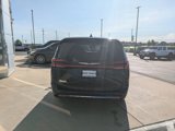 Used 2023 Chrysler Pacifica Touring-L image 5