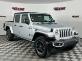 Used 2023 Jeep Gladiator Overland image 2