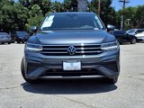 Used 2022 Volkswagen Tiguan SE w/ Panoramic Sunroof Package image 2