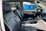 Used 2023 Chrysler Pacifica Limited image 4