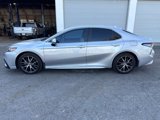 Used 2022 Toyota Camry SE image 2