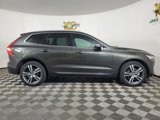 Used 2021 Volvo XC60 T5 Momentum w/ Advanced Package image 4