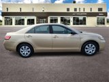 Used 2010 Toyota Camry LE image 2
