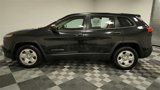 Used 2016 Jeep Cherokee Sport image 4