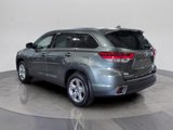 Used 2017 Toyota Highlander Limited image 3