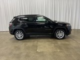 Used 2024 Jeep Compass Latitude image 2