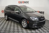 Used 2023 Chrysler Pacifica Limited image 2
