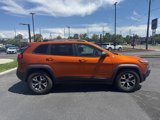 Used 2015 Jeep Cherokee Trailhawk image 2