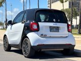 Used 2017 smart fortwo passion image 3