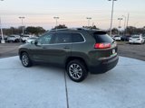 Used 2021 Jeep Cherokee Latitude Lux w/ Comfort/Convenience Group image 3