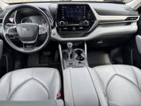Used 2022 Toyota Highlander XLE image 4