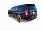 Used 2023 Chevrolet Suburban High Country image 3