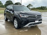 Used 2022 Volkswagen Atlas SE image 2
