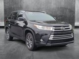 Used 2017 Toyota Highlander XLE image 3