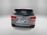 Used 2016 Kia Sorento EX image 4