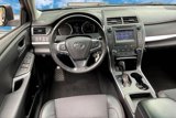 Used 2017 Toyota Camry SE image 5