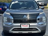 Used 2022 Mitsubishi Outlander SE image 3