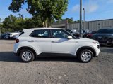Used 2022 Hyundai Venue SE image 4