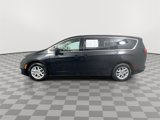 Used 2022 Chrysler Voyager LX image 5