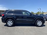 Used 2017 Jeep Grand Cherokee Laredo image 3