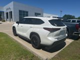 Used 2020 Toyota Highlander Limited image 3