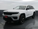 Used 2023 Jeep Grand Cherokee Altitude image 3