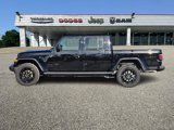New 2025 Jeep Gladiator Sport image 3