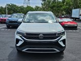 Used 2022 Volkswagen Taos SE image 2