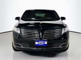Used 2018 Lincoln MKT AWD image 2