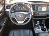 Used 2018 Toyota Highlander SE image 2
