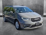 Used 2022 Chrysler Pacifica Touring-L image 3