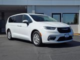 Used 2023 Chrysler Pacifica Touring-L image 2