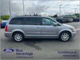 Used 2016 Chrysler Town & Country Touring image 2