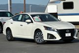 Used 2023 Nissan Altima 2.5 SV image 2