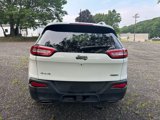 Used 2017 Jeep Cherokee Latitude w/ True North Edition image 6