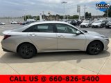 Used 2023 Hyundai Elantra SEL image 3