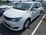 Used 2019 Chrysler Pacifica Touring-L image 2