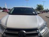 Used 2017 Toyota Highlander LE image 2