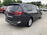 Used 2023 Chrysler Pacifica Touring-L image 5