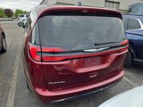 Used 2023 Chrysler Pacifica Touring-L image 5