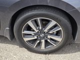 Used 2022 Nissan Versa SV image 3