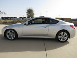 Used 2010 Hyundai Genesis 3.8 image 3