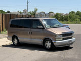 Used 2000 GMC Safari AWD w/ SLT Marketing Option Pkg 3 image 3